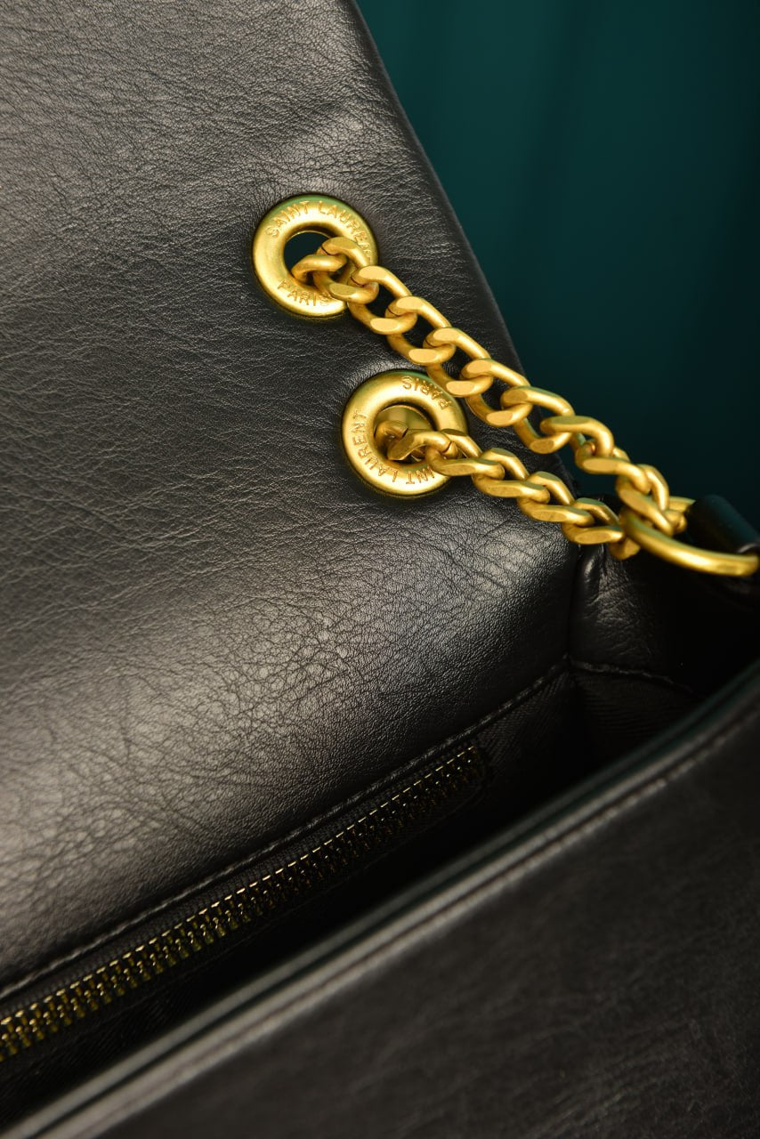 Calypso Medium in Grained Lambskin