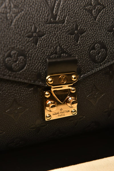 Metis Pochette Black